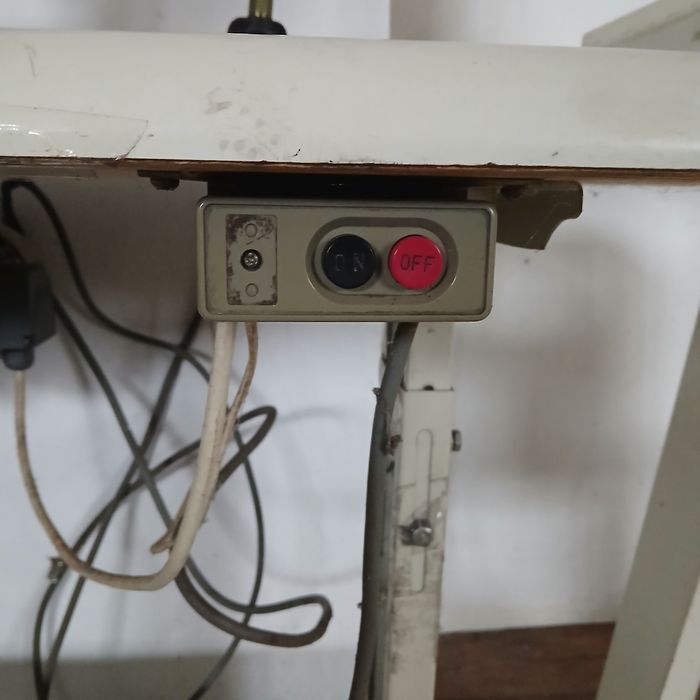 Одноголовий електричний прес для встановлення металофурнітури