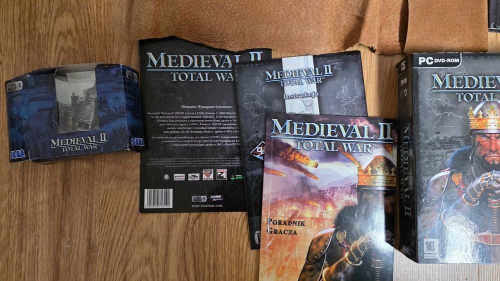 PC Medieval total war kolekcjonerska z albumem i figurką