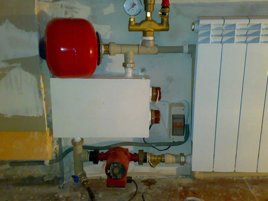 Canalizador/picheleiro/ ladrilhador/ pinturas