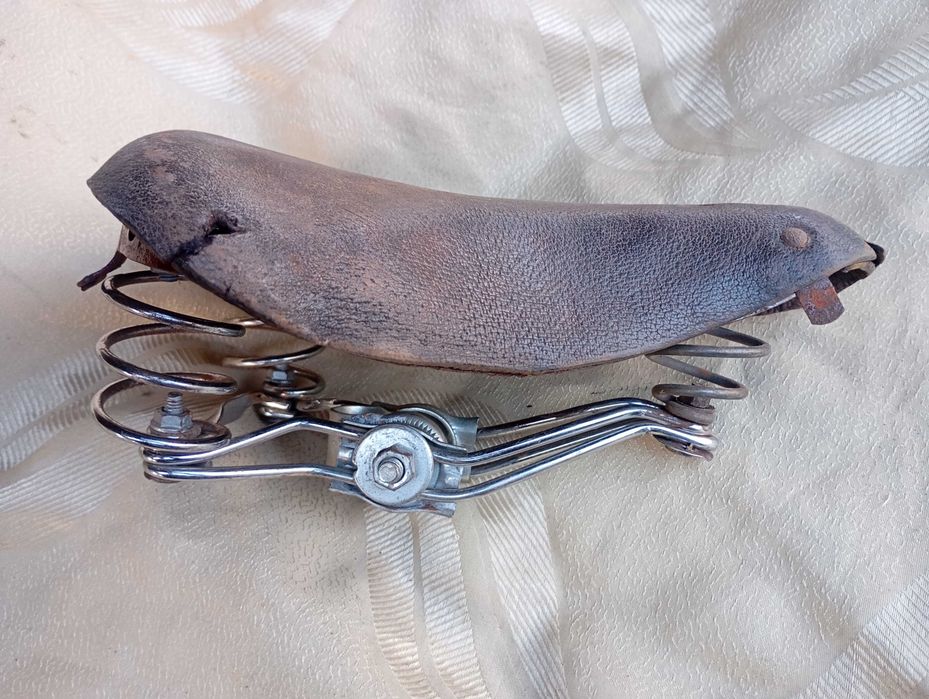 Седло подросткового велосипеда