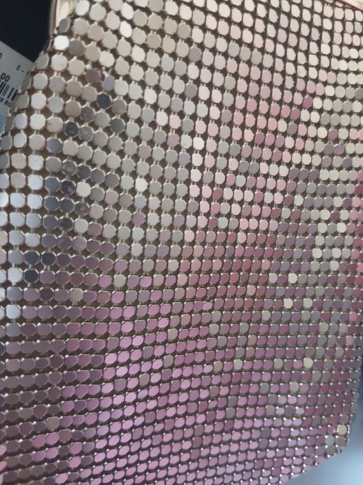 Clutch mala dourada Chainmail F21 nova. 20x15cm.