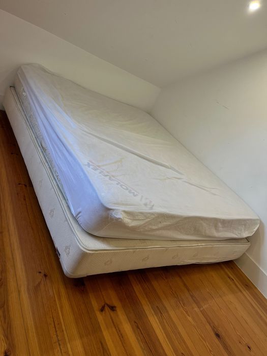 Cama de casal.