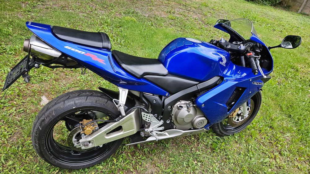 Honda CBR 600RR PC37