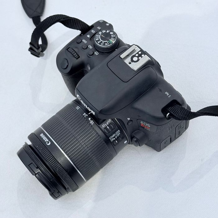 Canon EOS Rebel T6i + Lente EF 50mm