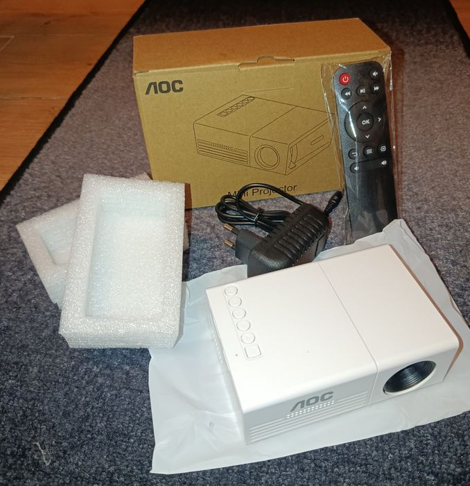 Projektor marki AOC NOWY!