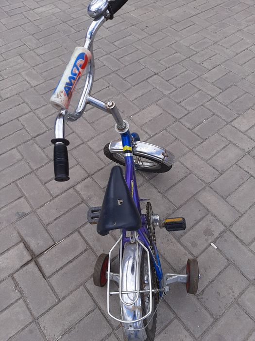 Детский горный велосипед 14 резина с боковыми колёсами