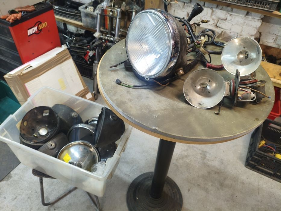 BMW R75 R80 r100 lampa reflektor kierunkowskazy lusterka boczki kołpaki emblemat koguty lampa błyskowa policja Hella KL70 niebieska halogen