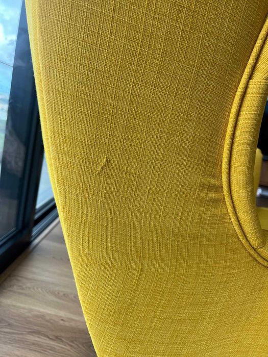 Poltrona amarela IKEA - STRANDMON