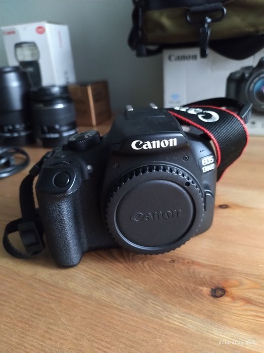 Canon EOS1300d + dodatki