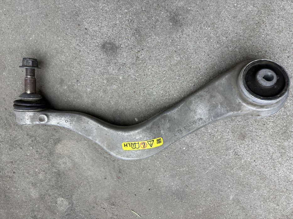 Wahacz lewy przod  bmw g70 oryginal