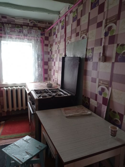 Помешкання в центрі селища Олишівка.