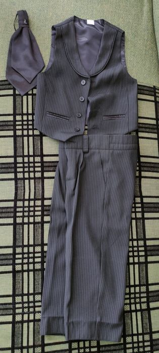 Продам костюм в садочок на хлопчика