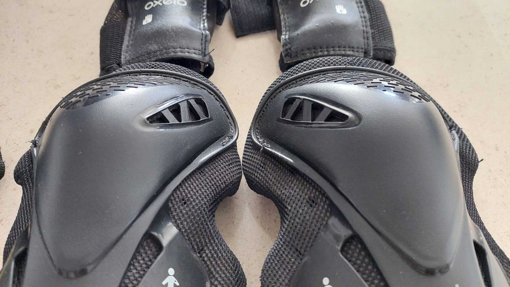 Par de Proteções de skate/ trotinete/ patins Decathlon em ótimo estado