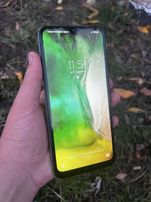 Samsung A70 128gb є малозамітні тріщини