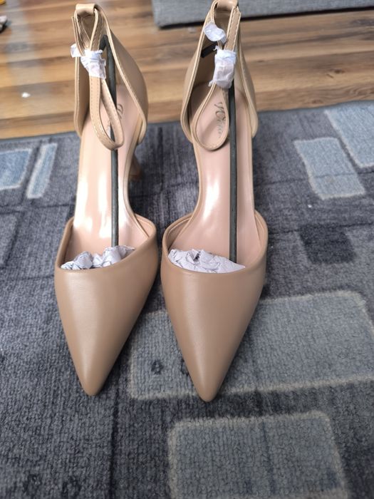 Czółenka na szpilce