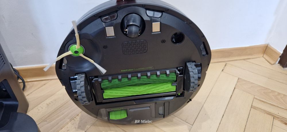Robot sprzątający IROBOT Roomba i3+ (i355640)