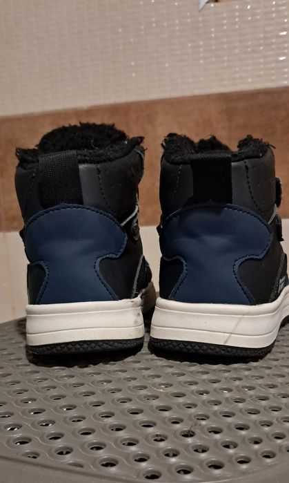 Зимові кросівки хайтопи 33 розміру