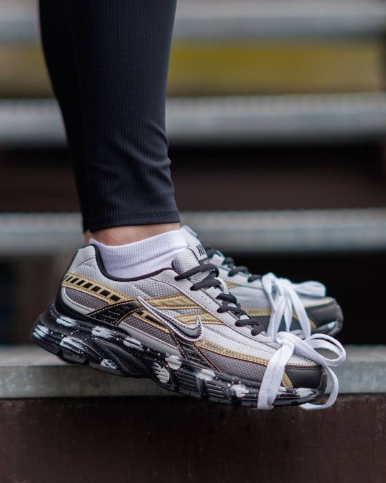 Nike Initiator Custom Light Grey