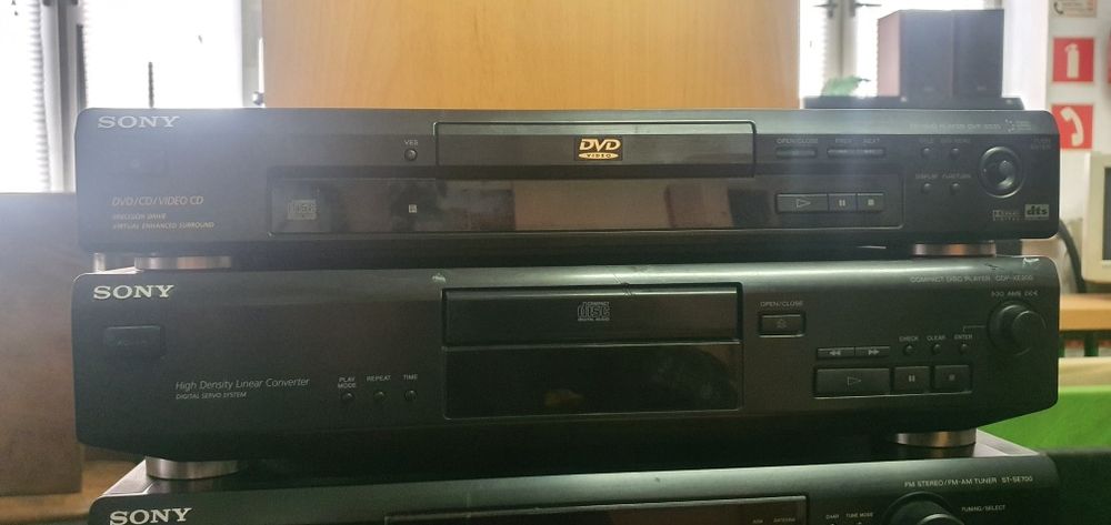 Elementy dużej wieży sony