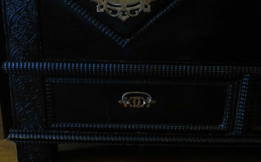 Móvel Mala Madeira Africana, c/ 2 gavetas exteriores - E. Impecável