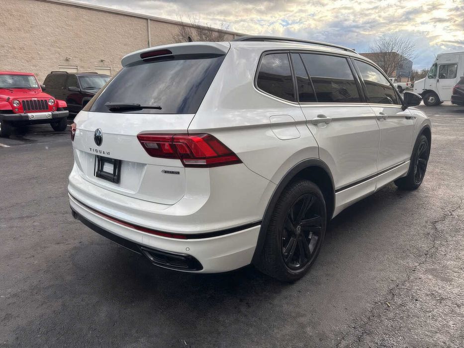 Volkswagen Tiguan SEL R-Line 4Motion      2024