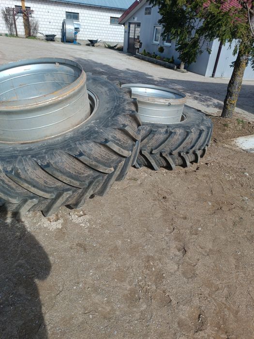 Koła bliźniacze 20.8 r42