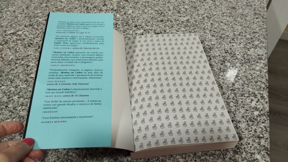 Mentiras em cadeia - Sophie Stava - Portes grátis