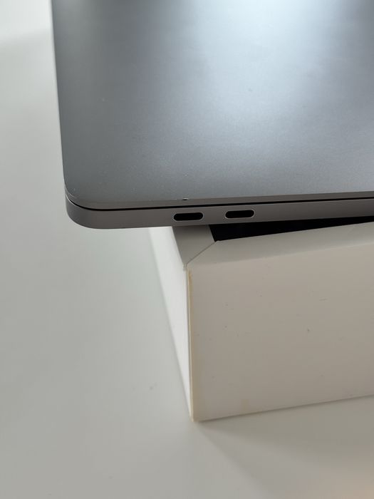 Apple MacBook Pro 16”