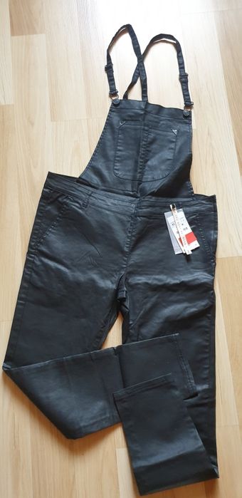 Spodnie ogrodniczki woskowane roz.42 Stradivarius nowe czarne