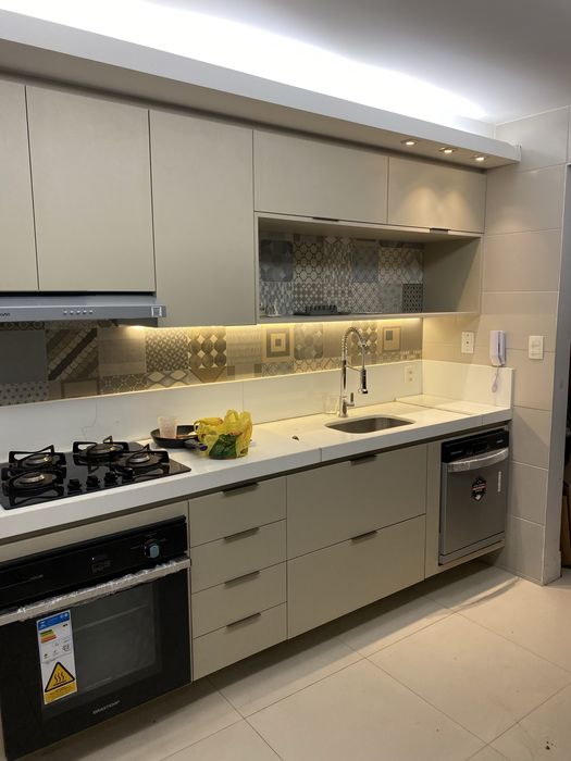 Instalação de cozinhas e roupeiros