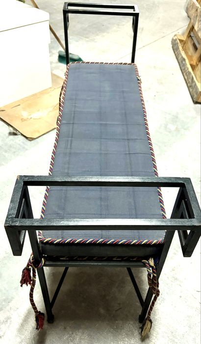 Banco em Ferro Forjado com Almofada Estofada
