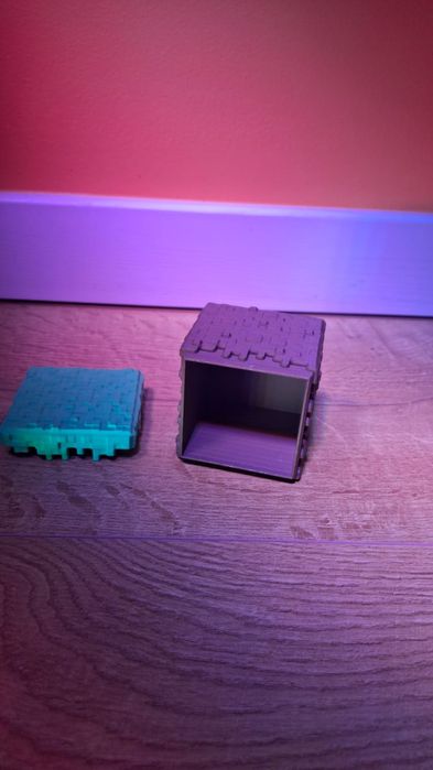 Blok z minecrafta.  Otwierane, wydruk 3D