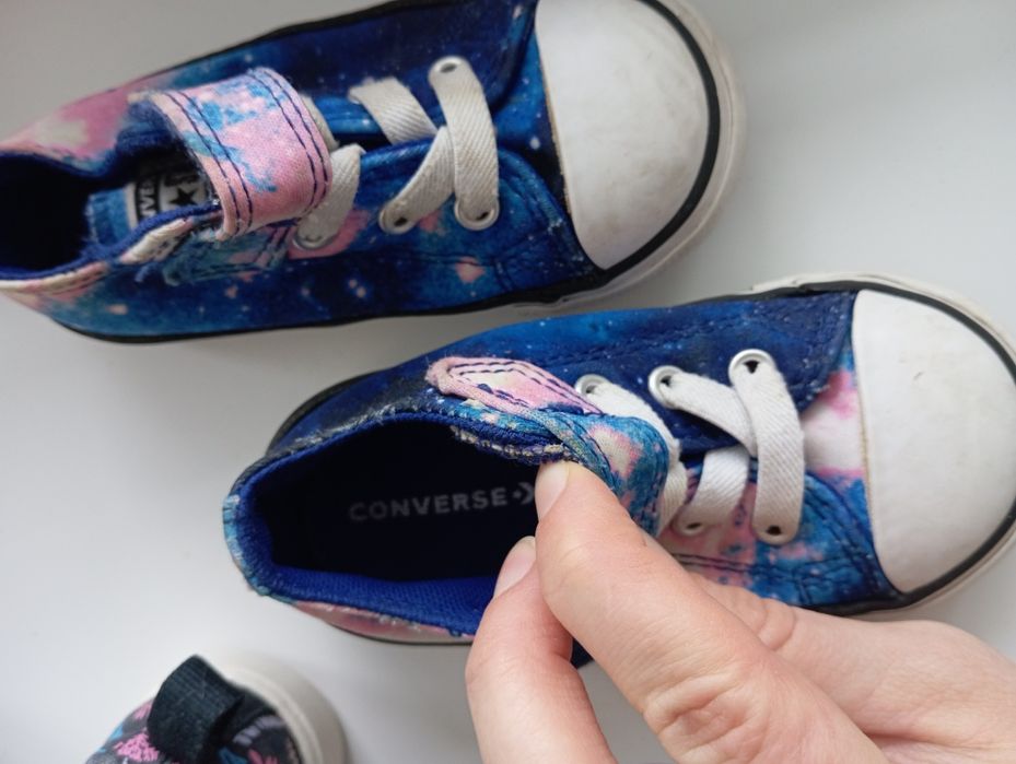 Віддам безкоштовно взуття для хлопчика дівчинки розмір 22 23 24