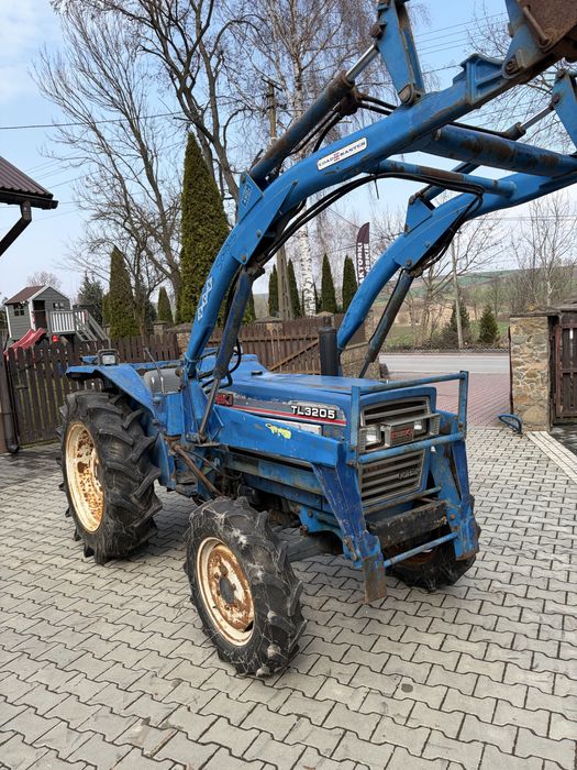 Traktor iseki tl3205 ladowacz tur szybka skrzynia  32 km 4 cylindry