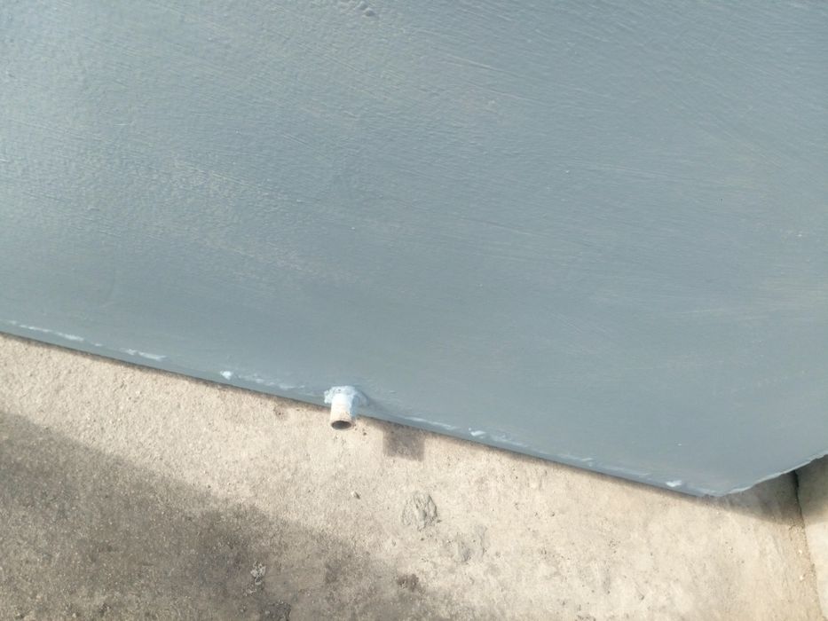 Контейнер під мусора або воду для поливу