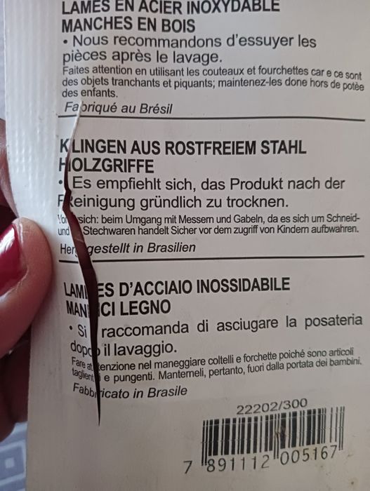 Conjunto de três garfos  Tramontina.

- Cabos e