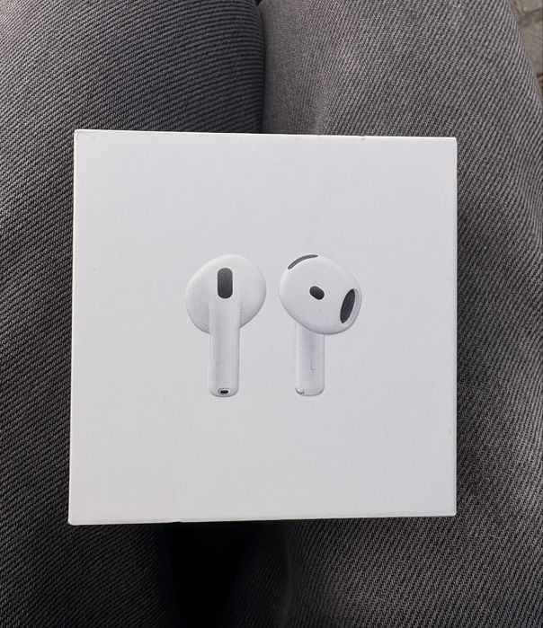 AirPods 4 (2024)