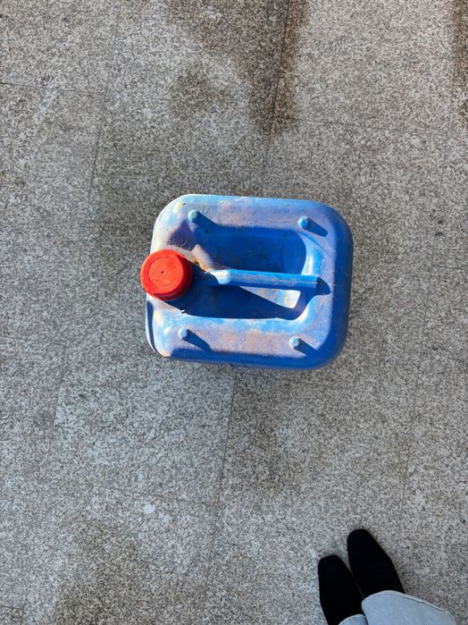 Bidões de plástico