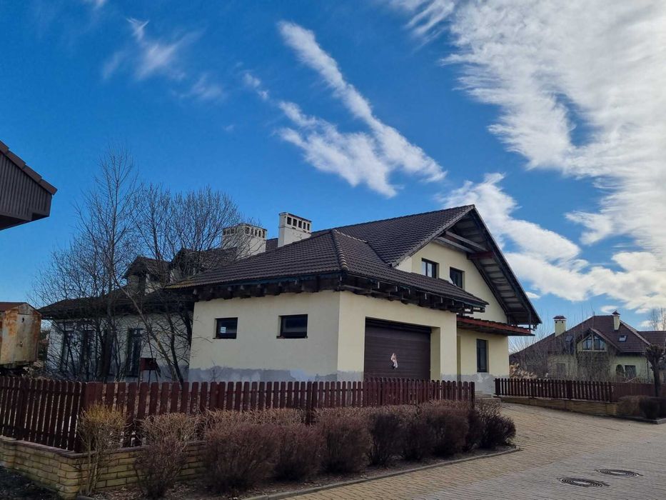 Продам 2 єт.дом 415 кв.м. в с.Севериновка, КГ Севериновка