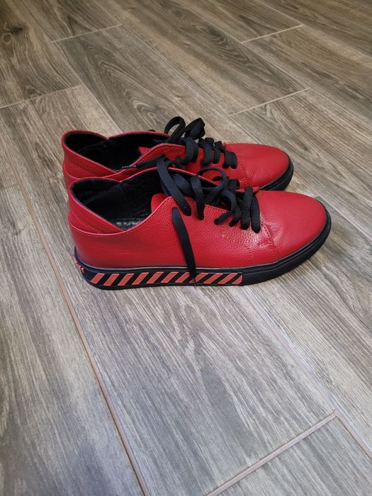 Продам туфлі, кеди, ботінки