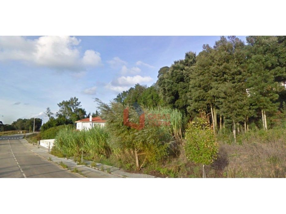 Plot of 528 m² for construction of a single-family house, located in...
