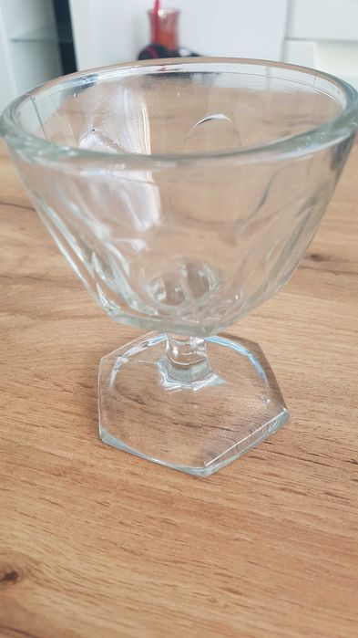 Szklany pucharek vintage 1