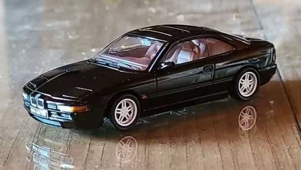 Машинка игрушка модель BMW 850 csi