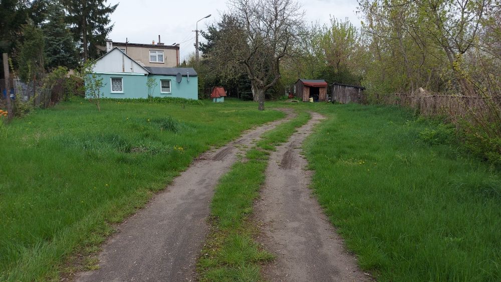 Działka z budynkiem - Widok 4