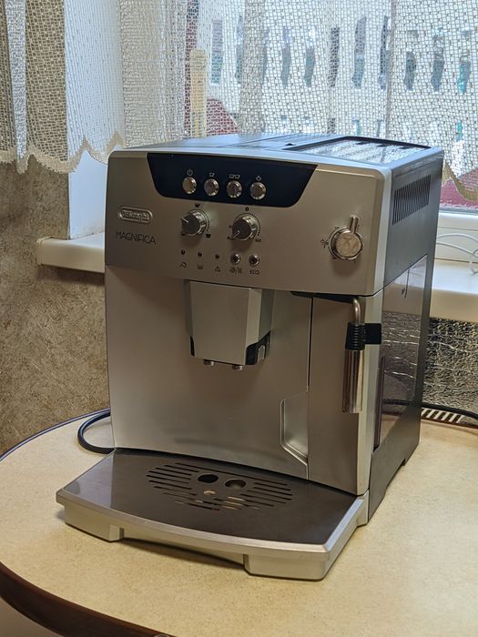 Кавомашиниа/Кофемашина Delonghi Magnifica ESAM 04.120