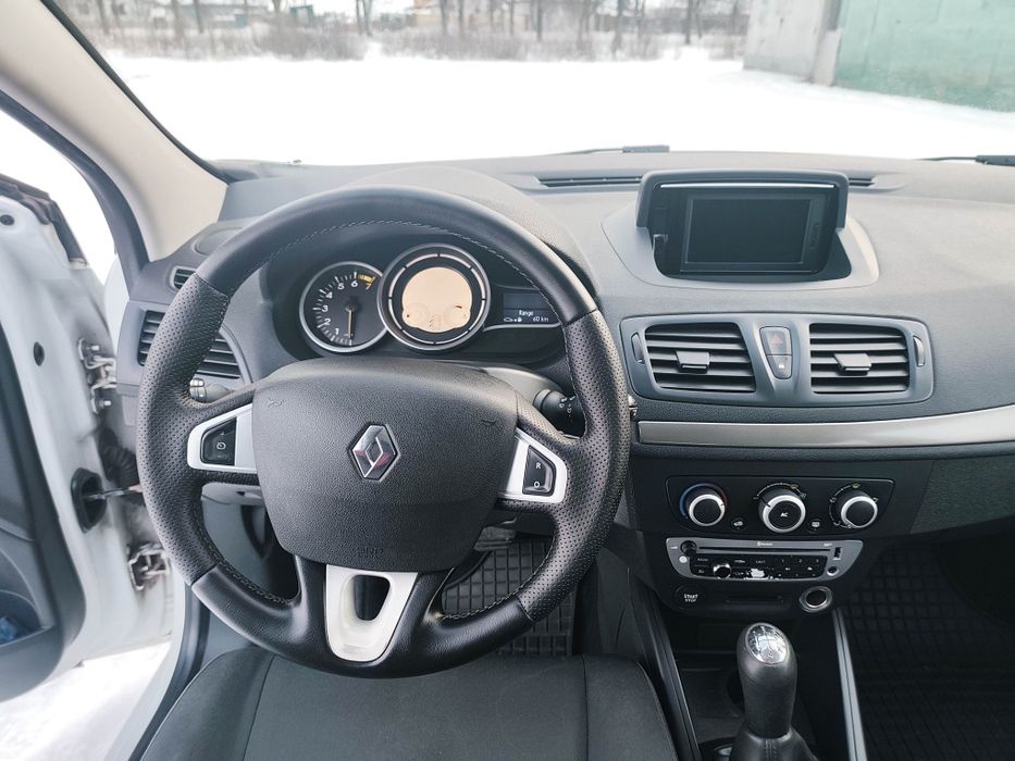 Продам Renault Megane 3 1.6 2012 универсал