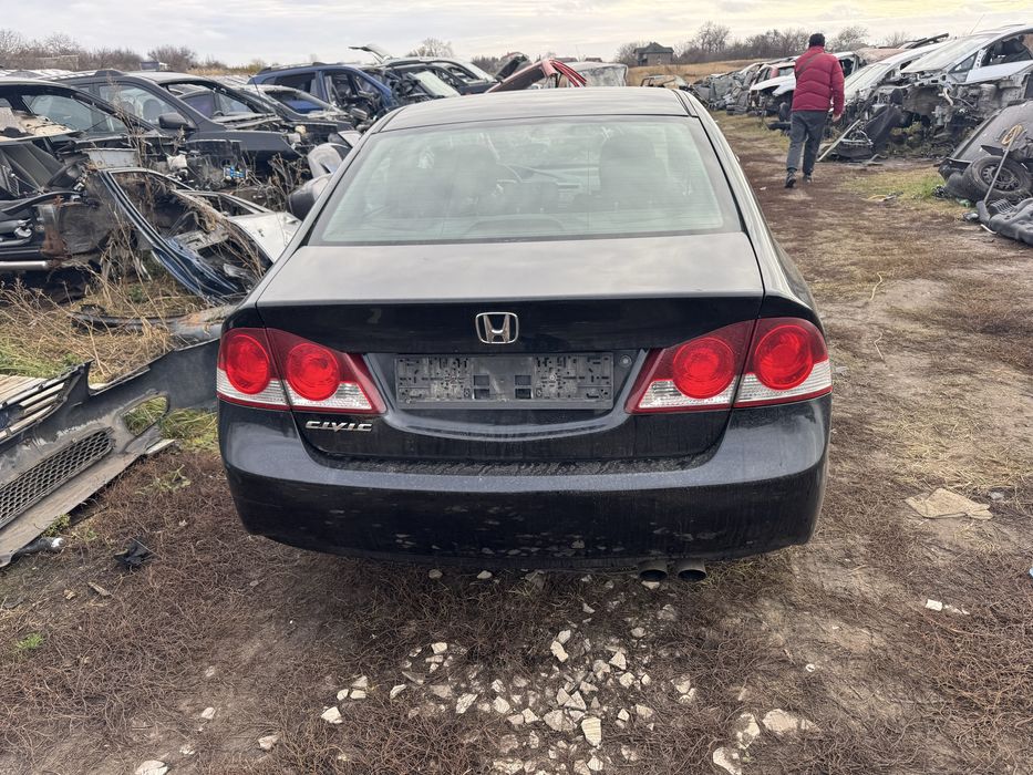 Автозапчасти разборка Honda Civic 4D Хонда Сивик
