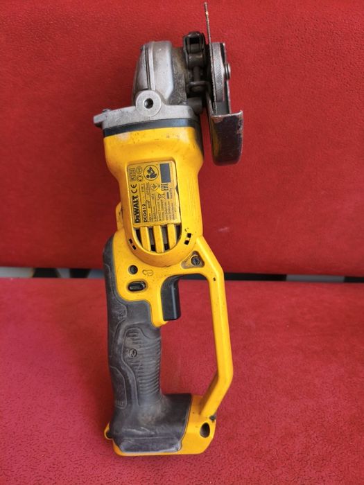 szlifierka kątowa DeWalt DCG412.