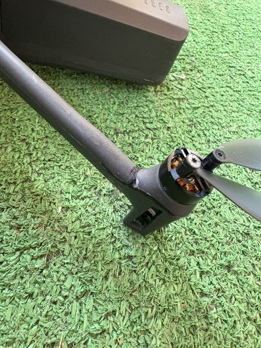 Drone PARROT Anafi (4K - Autonomia: Até 25 min - Cinzento)