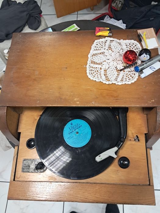 Gramofon rok produkcji ok 30-40  rok